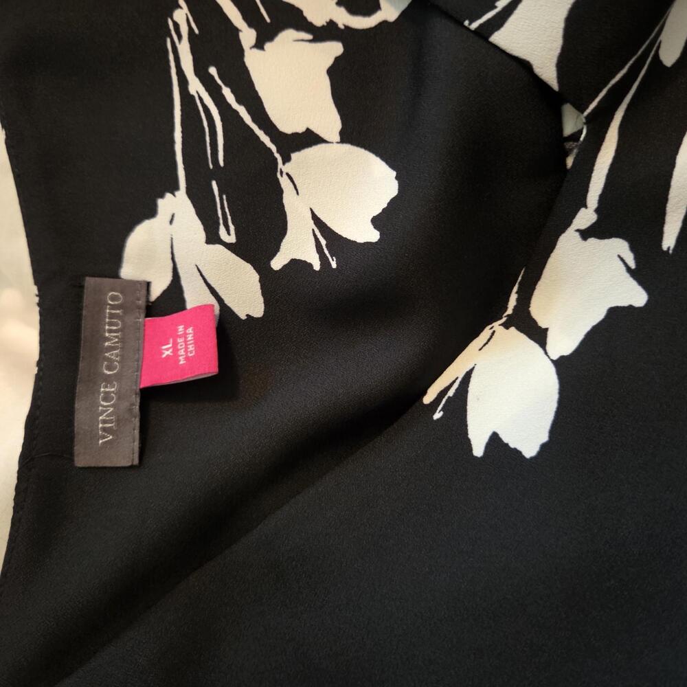 Vince Camuto Flutter Sleeve Floral Whisps V- Neck Tunic‎ XL - Picture 9 of 9
